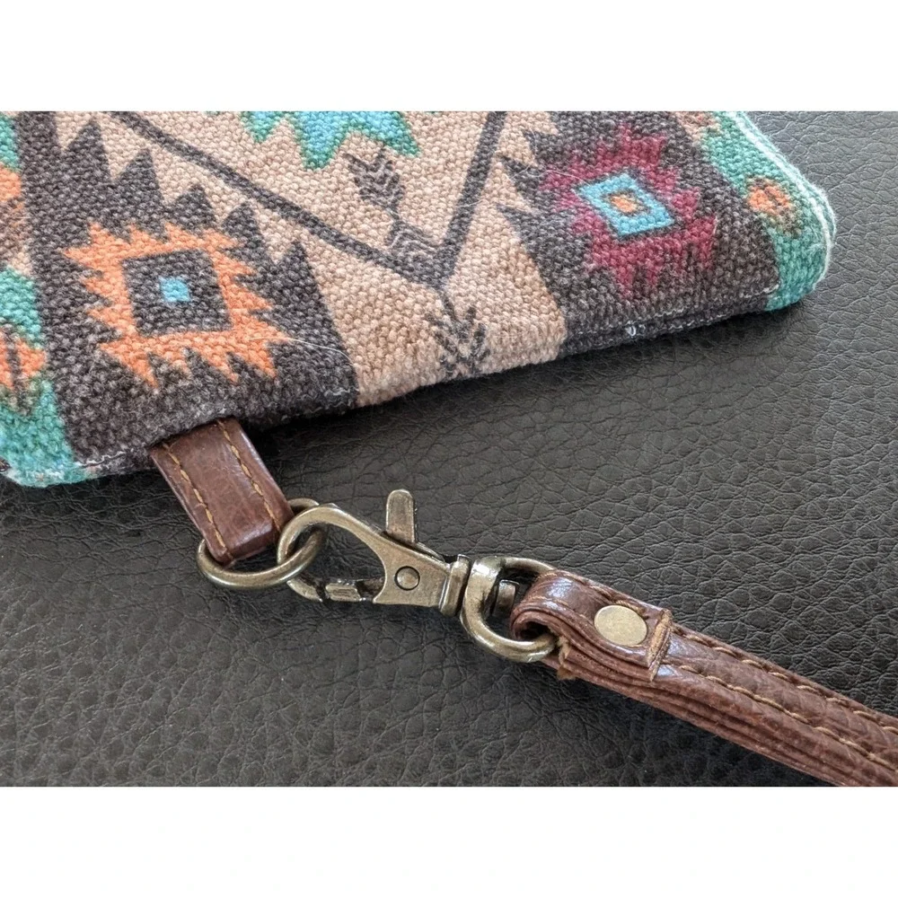 Pine Creek Wristlet Womens Small Teal Bag Aztec Western Print Makeup Travel NWOT - Picture 2 of 10